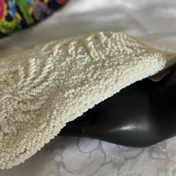 Outrageously Beautiful Billions of Beads Evening Purse swirls and twirls galore - Picture 8 of 8